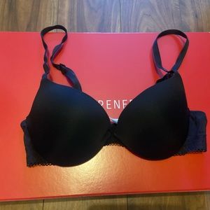 Calvin Klein bra. Size: 32B